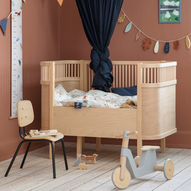 VOORRAAD LEVERBAAR: Sebra baby- en INCLUSIEF matras – Wooden Edition + ontvang 2 gratis hoeslakentjes! – Sterre + Tijl